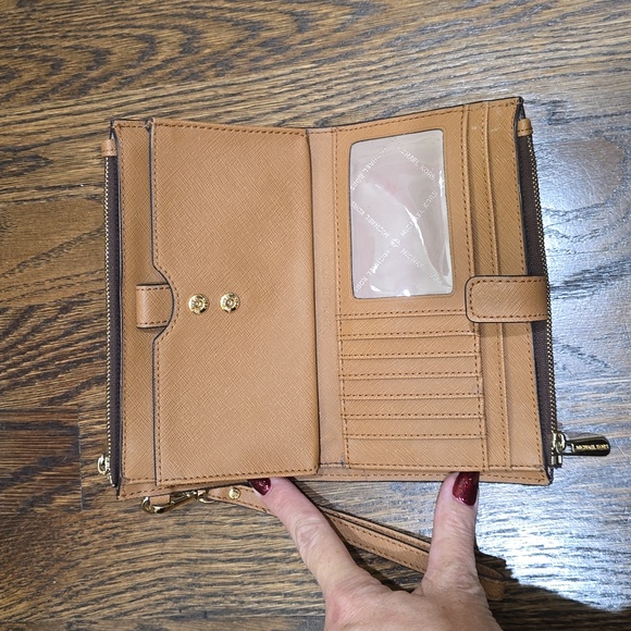 Michael kors wallet - Picture 2 of 7